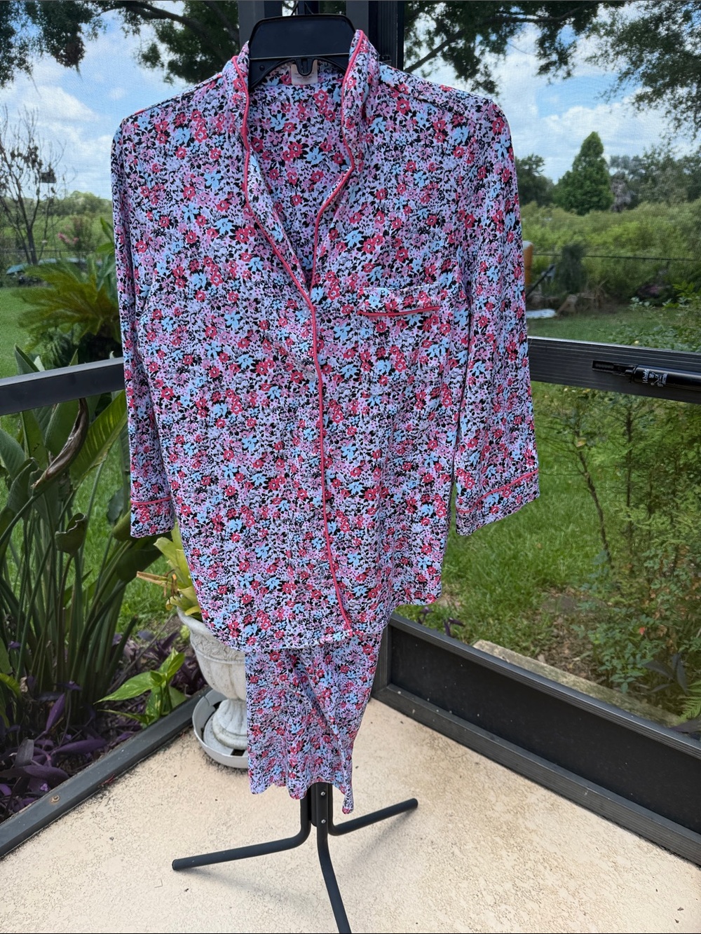 Secret Treasures Pink & Black Floral Notch-Collar Pajama Set crop lounge pants